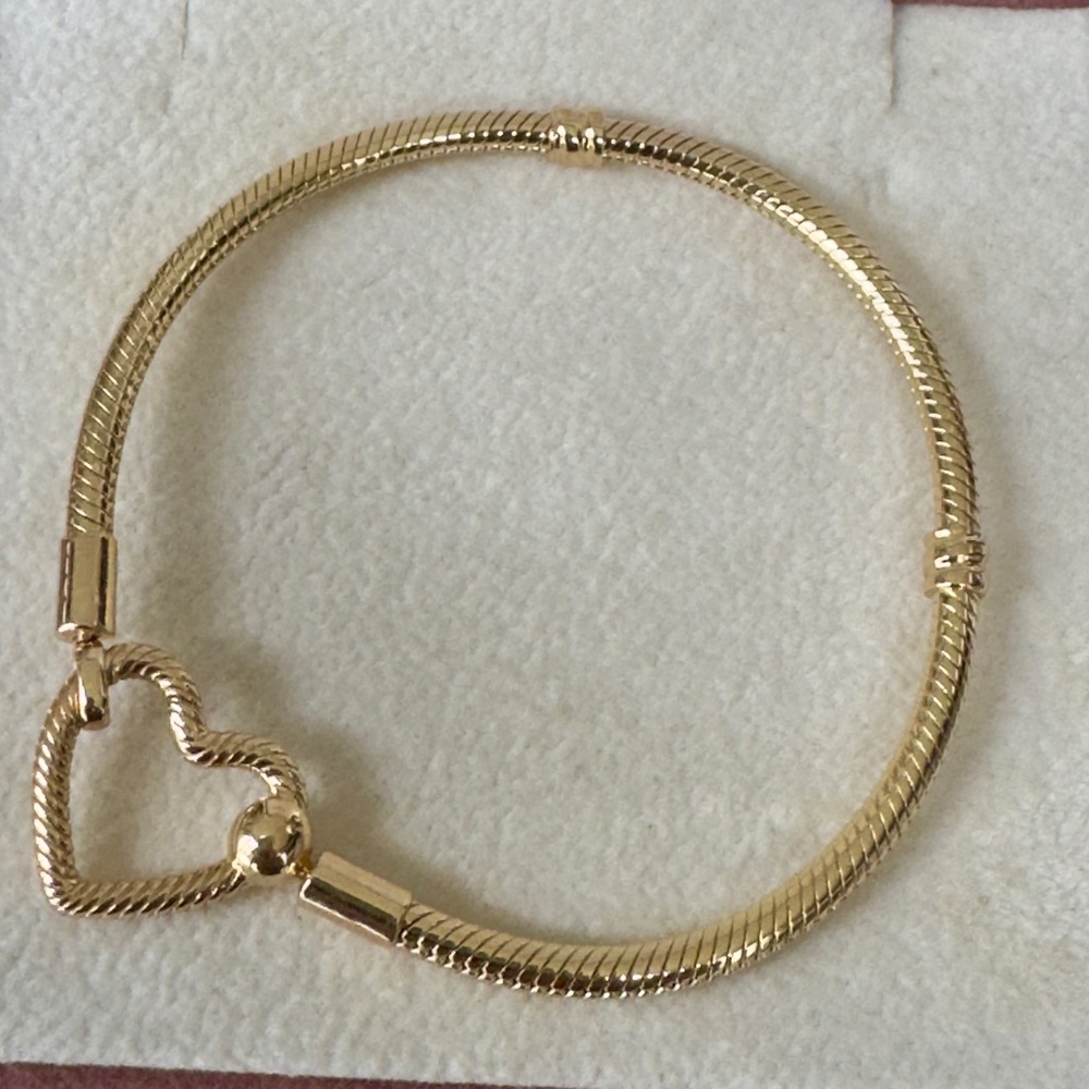 Pandora 14k Gold  Moments Heart Closure Snake Chain Bracelet 6.3 Inches